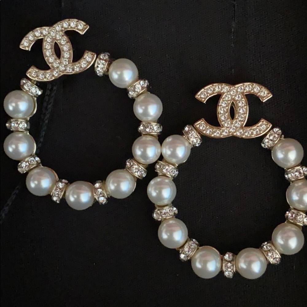 Channel Earrings - Brand new